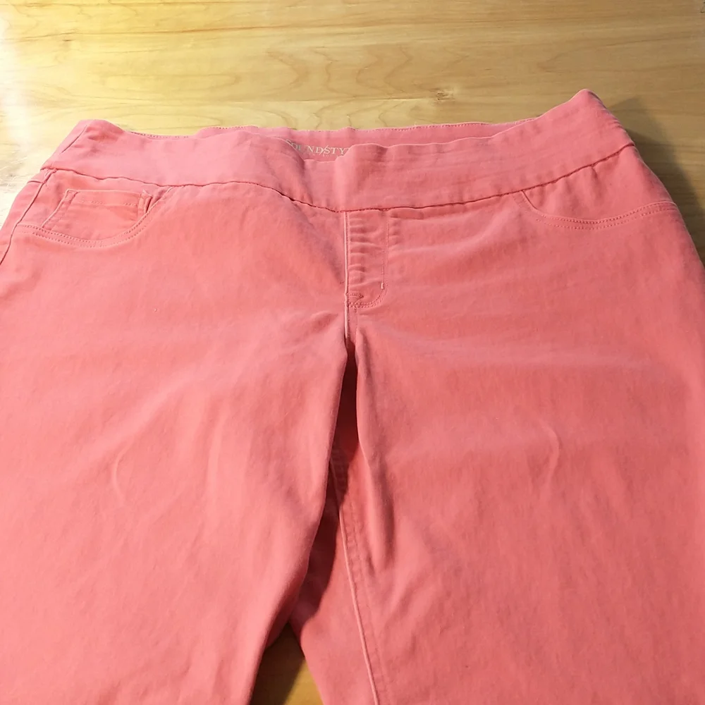 Sound/Style capris - Picture 2 of 16